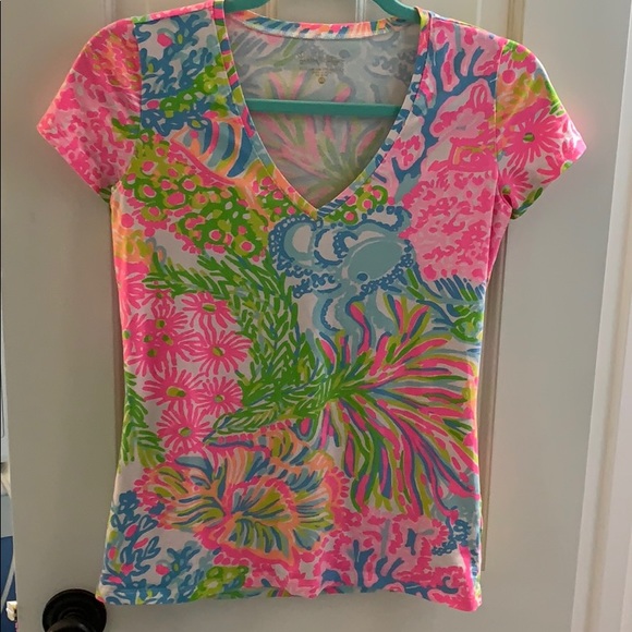 Lilly Pulitzer Tops - Short sleeved T-shirt